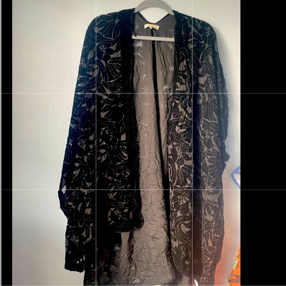 Woven Heart Black Velvet Kimono